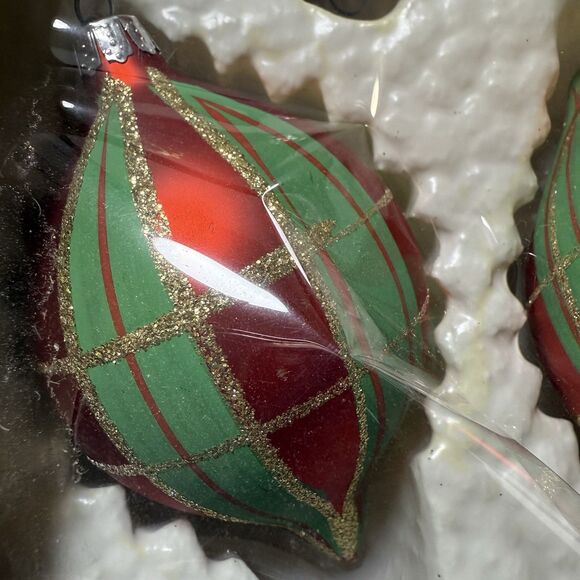 Vintage Commodore Christmas Classics Plaid Glass Ornaments Hand Decorated Set 4 - Picture 2 of 3